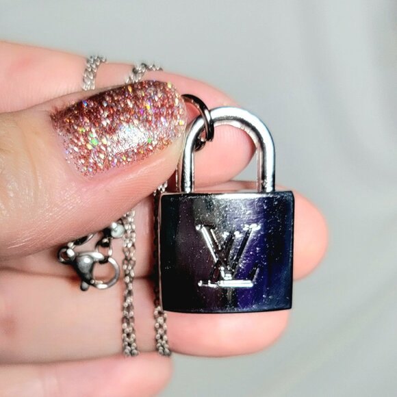 LV Zipper Pull, Repurposed Silver Lock/Necklace, Beautiful - Picture 3 of 4